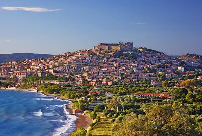 YILBAŞI ÖZEL MİDİLLİ TURU AYVALIK ÇIKIŞ Yeni yılı sıradan bir şehirde değil, denizin karşı kıyısında, Ege’nin ışıkları altında karşılayın.