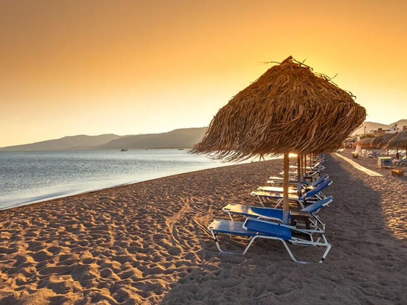 YILBAŞI ÖZEL MİDİLLİ TURU İZMİR ÇIKIŞ   Yeni yılı sıradan bir şehirde değil, denizin karşı kıyısında, Ege’nin ışıkları altında karşılayın.